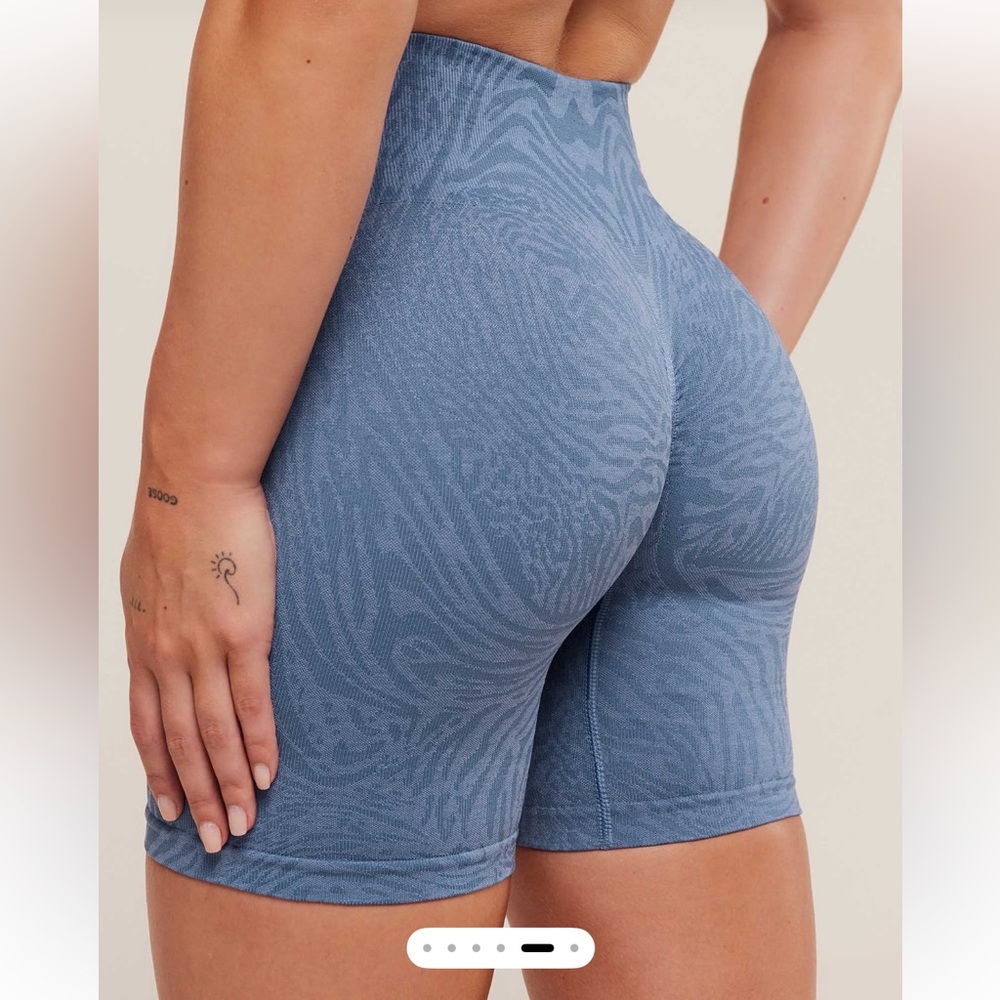 Gymshark Adapt Animal Seamless Shorts - Picture 3 of 5